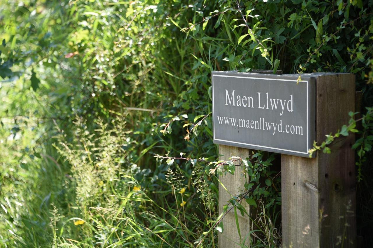 Villa Maen Llwyd Llanyre Esterno foto