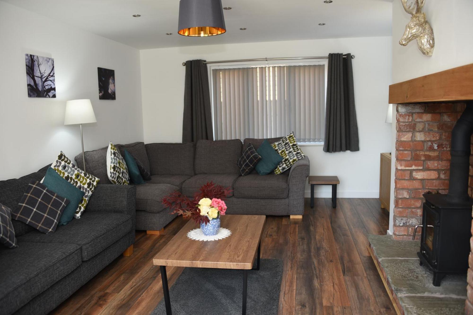 Villa Maen Llwyd Llanyre Esterno foto
